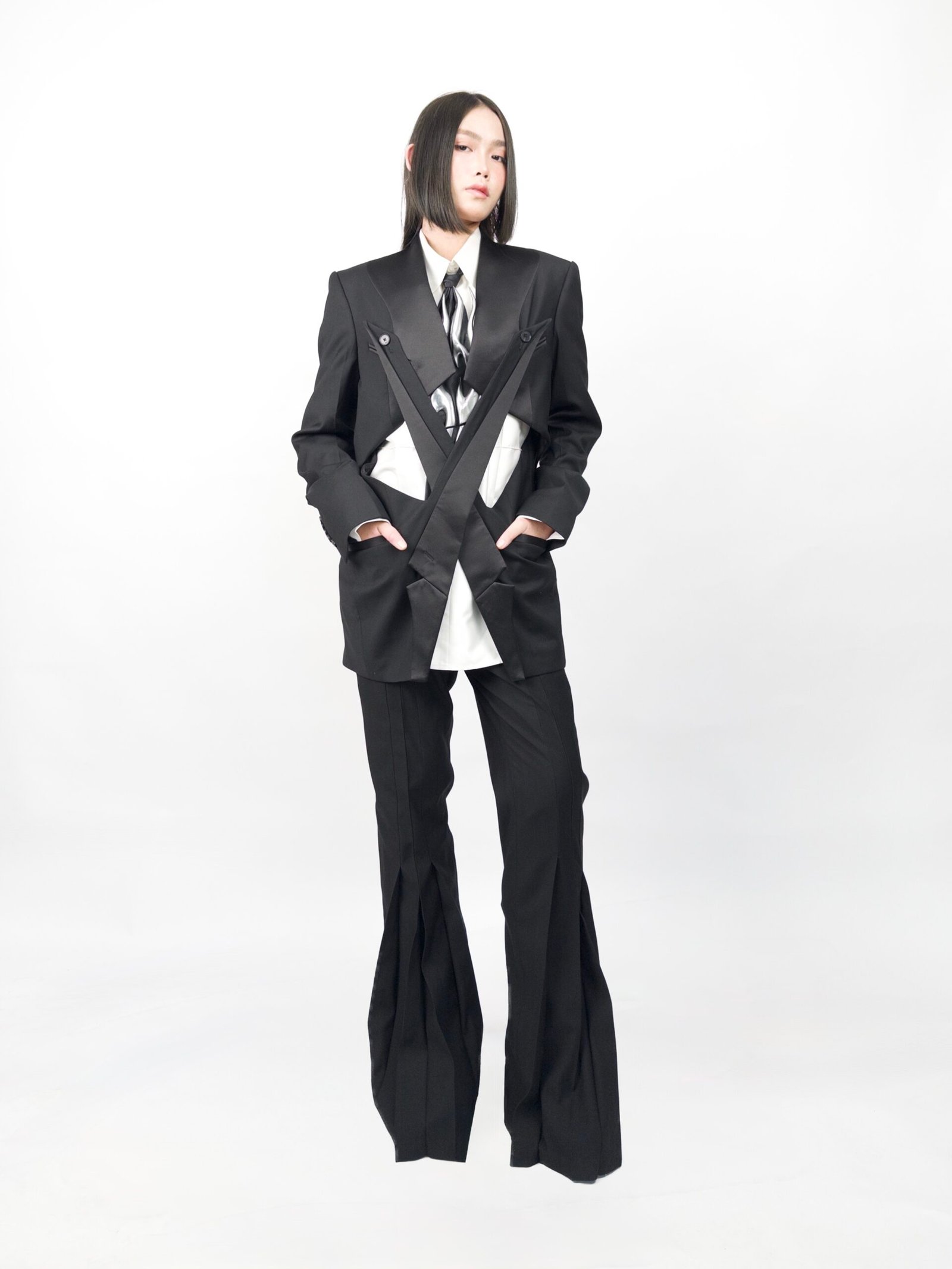 THE BLAZED TROUSERS (Low-rise Waist)